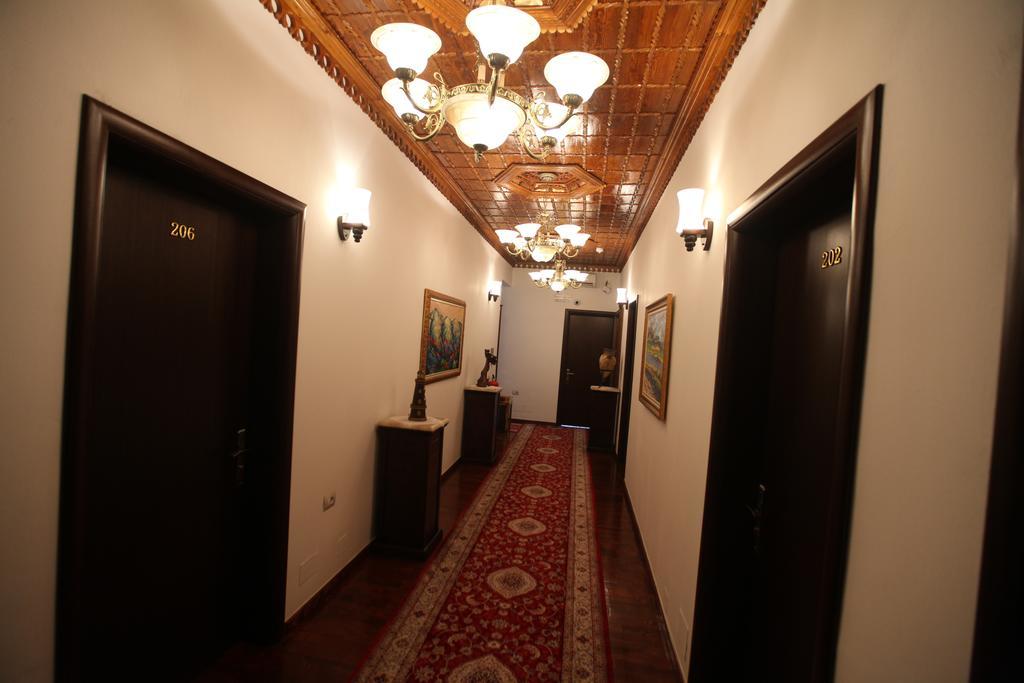 Antipatrea Hotel Berat Zewnętrze zdjęcie