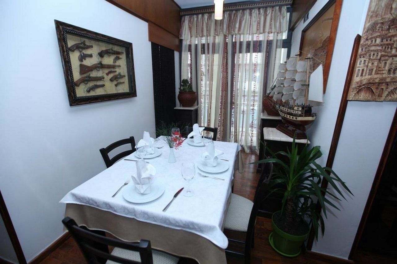 Antipatrea Hotel Berat Zewnętrze zdjęcie