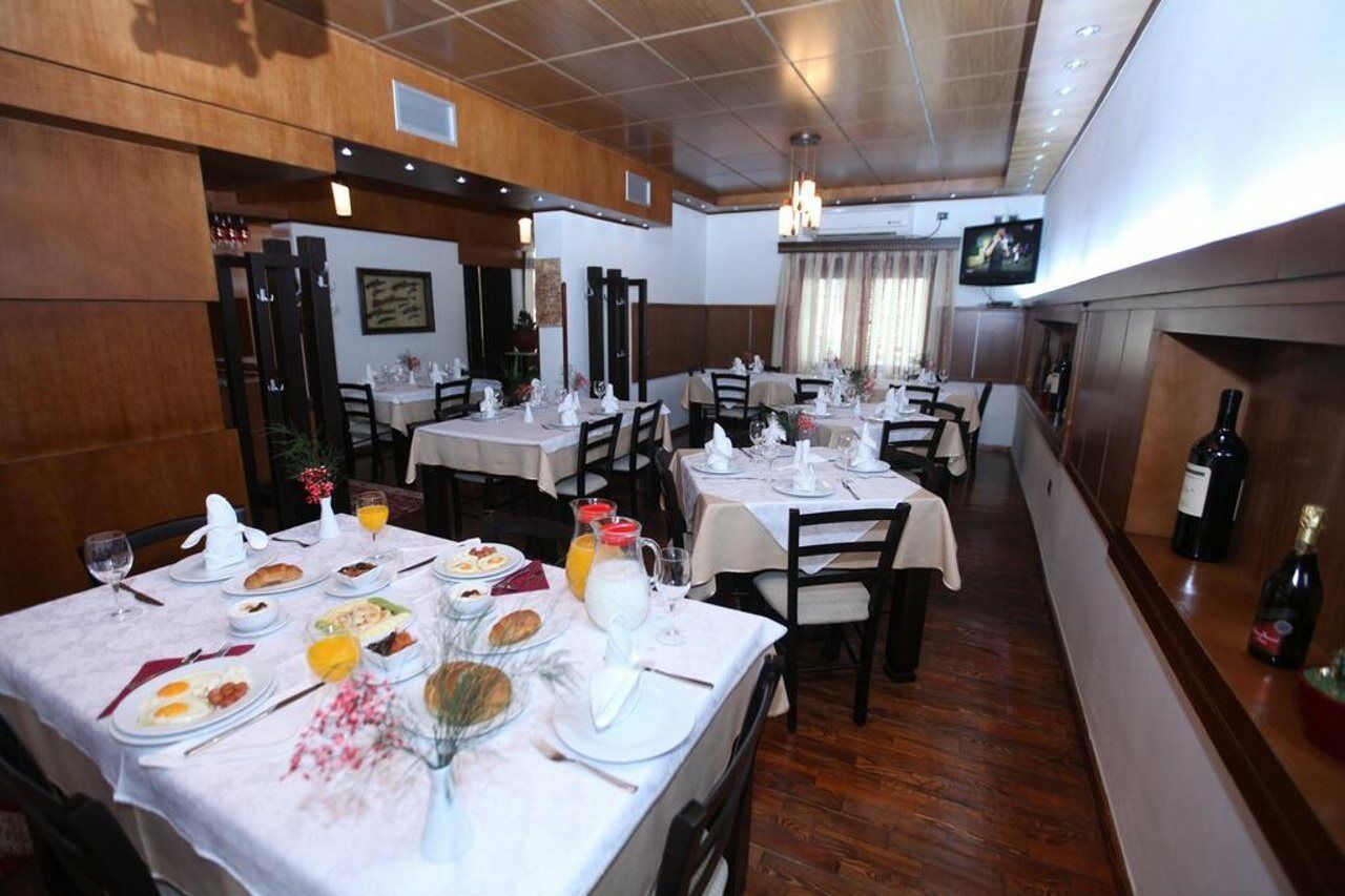 Antipatrea Hotel Berat Zewnętrze zdjęcie